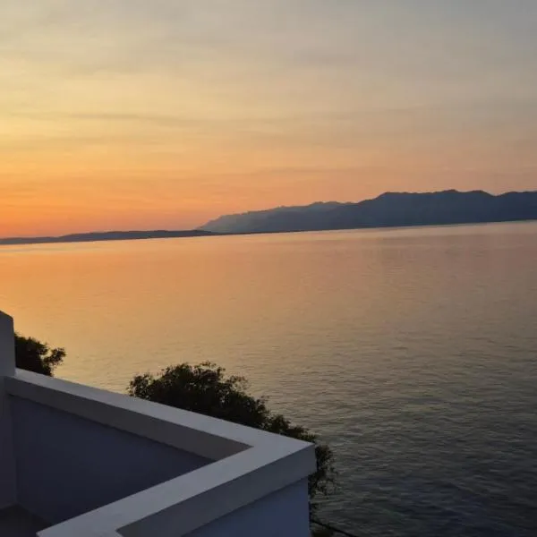 Blue sky, hotel in Trpanj