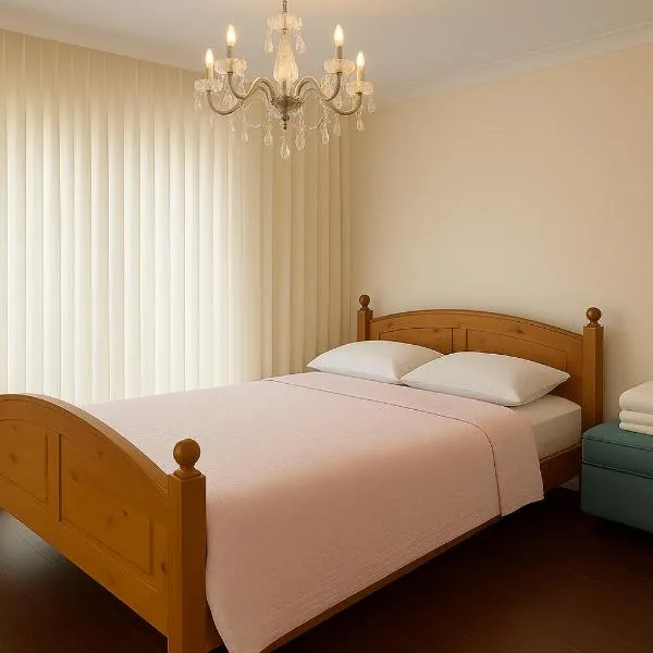 Best place in Luton-S, Micro-Oven, Fridge , free-parking, hotel v Lutonu