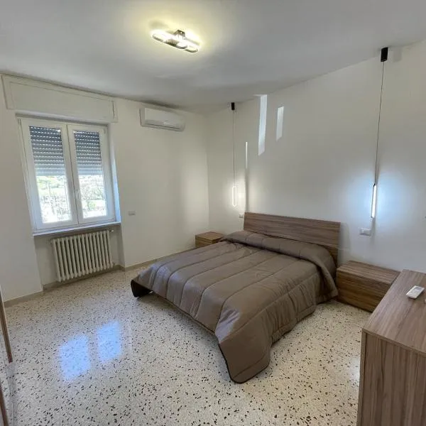 -15min Cascate Marmore- Ampio Appartamento, Park gratuito, hotel in Terni