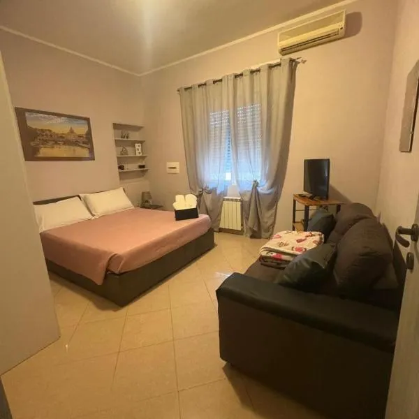 Pau House, hotel v destinaci Focene
