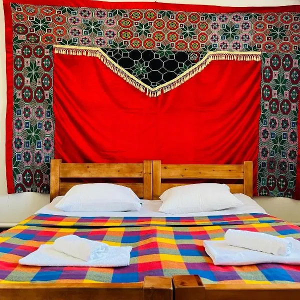 DADOW Guesthouse, hotel v destinaci Naryn