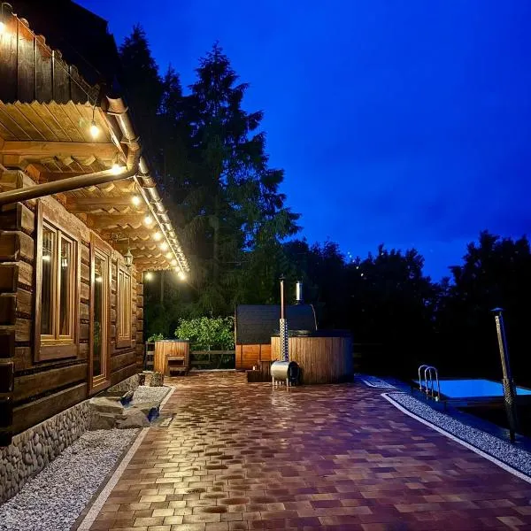 Willa z widokiem na góry i jezioro - prywatny basen, sauna, balia、ミエンジブロジェ・ビャルスキエのホテル