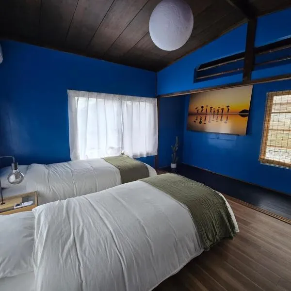 arigatouya 3 minutes by car to Chichibugahama Beach Renovate pet OK Free parking Seven beds Limited to one group per day Private lodging, hotel in Mitoyo