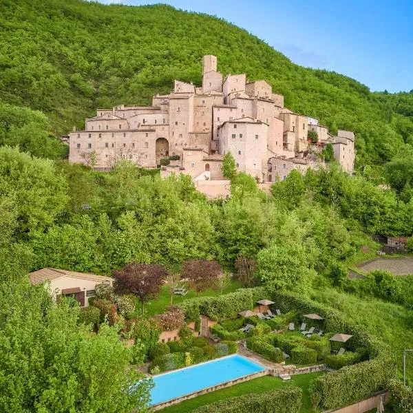 Castello Di Postignano Relais, hotel v destinaci Sellano
