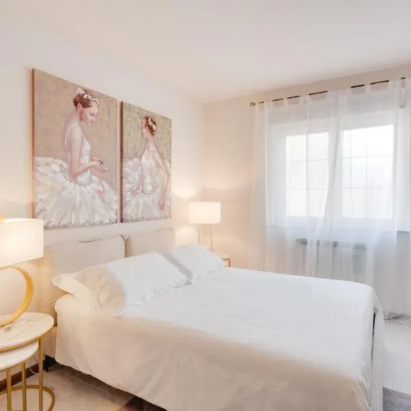 Ballerina Cappuccina - Patio, Netflix e Garage box, hotel in Gorizia