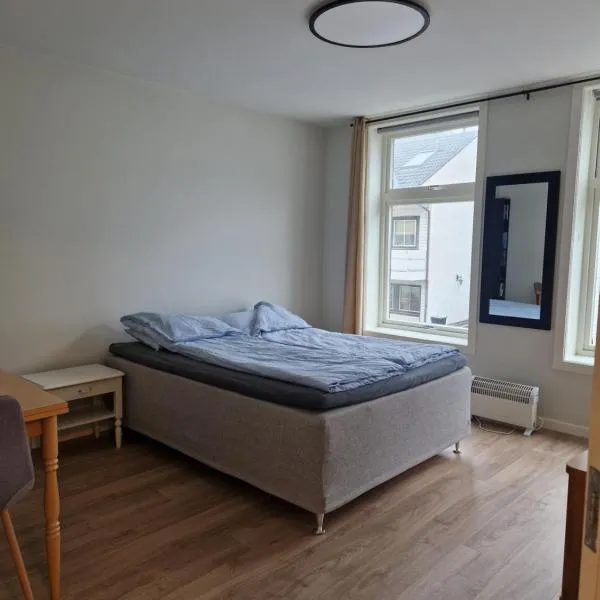 Cozy Retreat in the Heart of Ålesund, hotelli kohteessa Ålesund