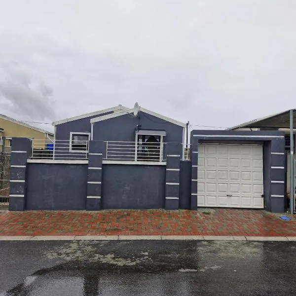 Kay's Guest Apartments, hotel in Kraaifontein