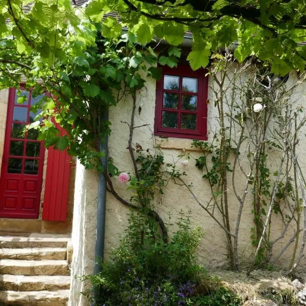 La Roseraie, authentique maison du Périgord noir, hotel v destinácii Plazac