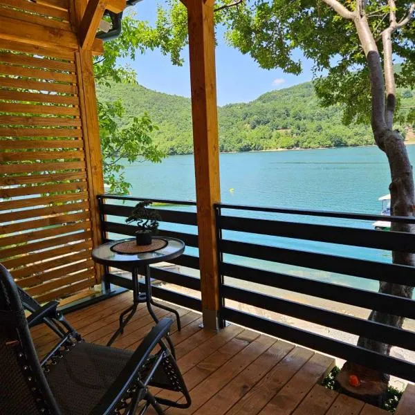 Villa Razlicak - Jezero Lake Perucac, hotel v destinaci Perućac