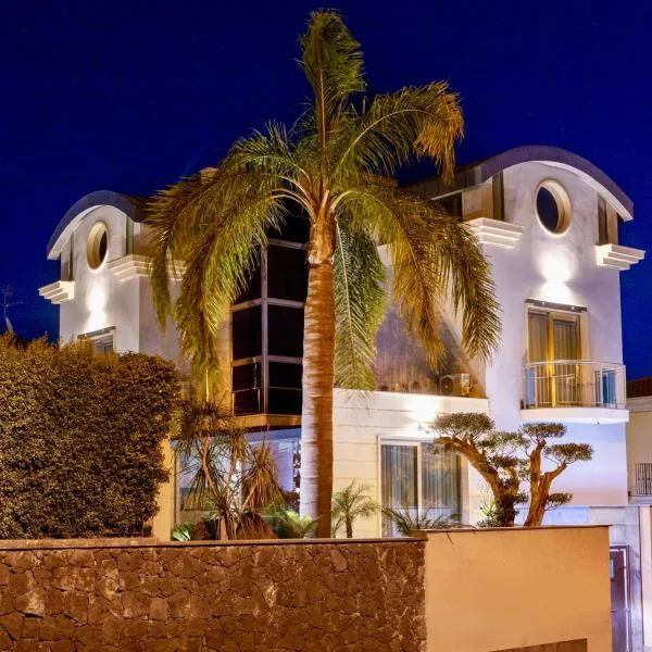 Zaffiro Lavico rooms Etna nature sea, hotel in Acireale