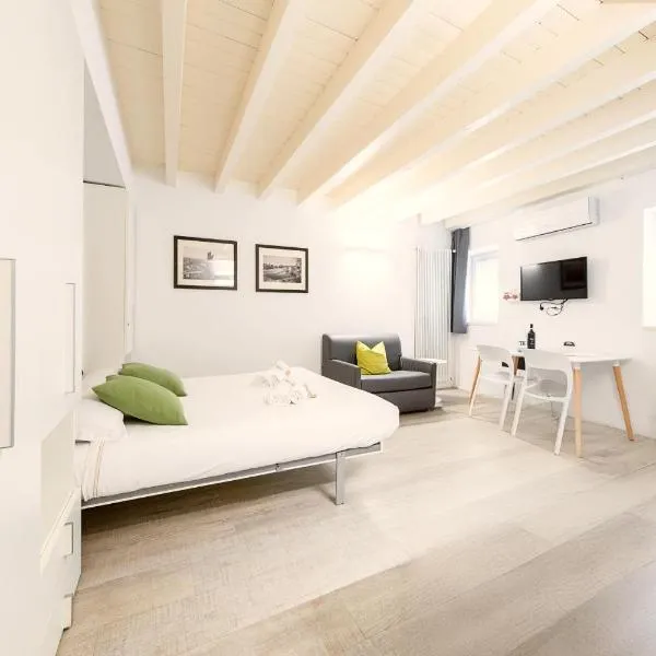 ApartmentsArena - Zini Studios, hotel en Verona