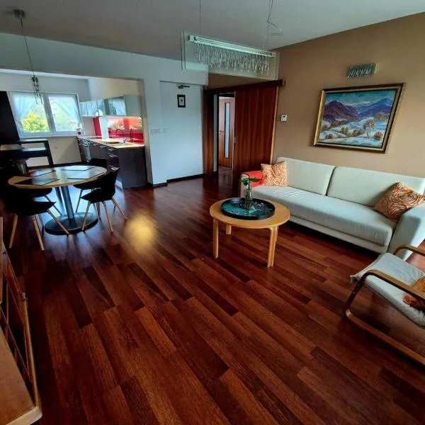 4-room Apartment Záhorská Bystrica, hotel en Bratislava