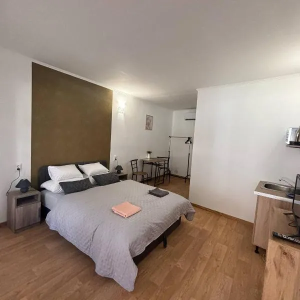 Lola Apartman, hotel in Eger