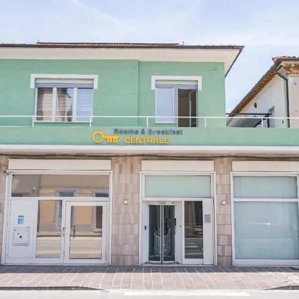 Rooms & Breakfast Centrale, hotel v destinaci Fabriano