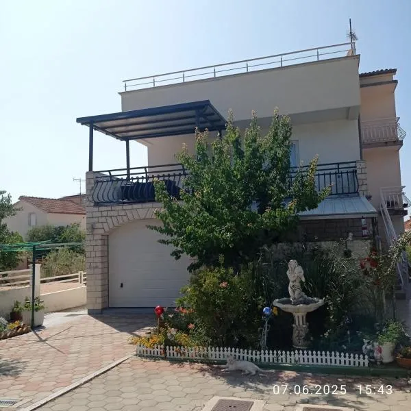 Apartment Natalie Seaview, hotel v destinaci Zaboric