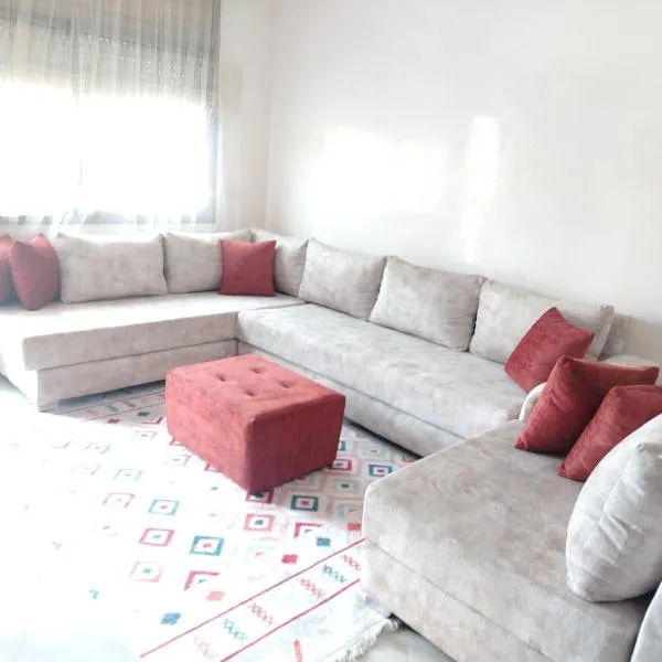 Charmant appartement à Casablanca Près tram & gare, hotel a Casablanca