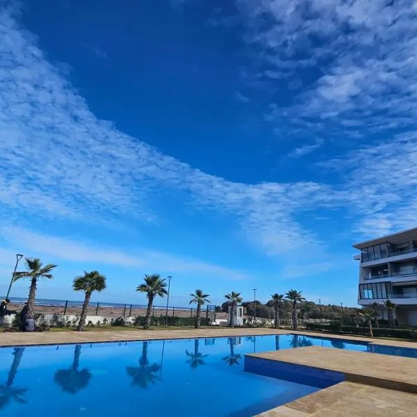 Sidi Rahal Blue View, Beachfront wide seaview with pool, hotel v destinaci Sidi Rahal