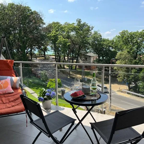 Cosy apartment with lake views, hotel di Fonyód