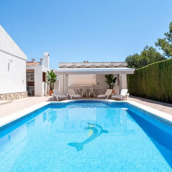 Exclusiva villa con piscina, hotel em Calafat