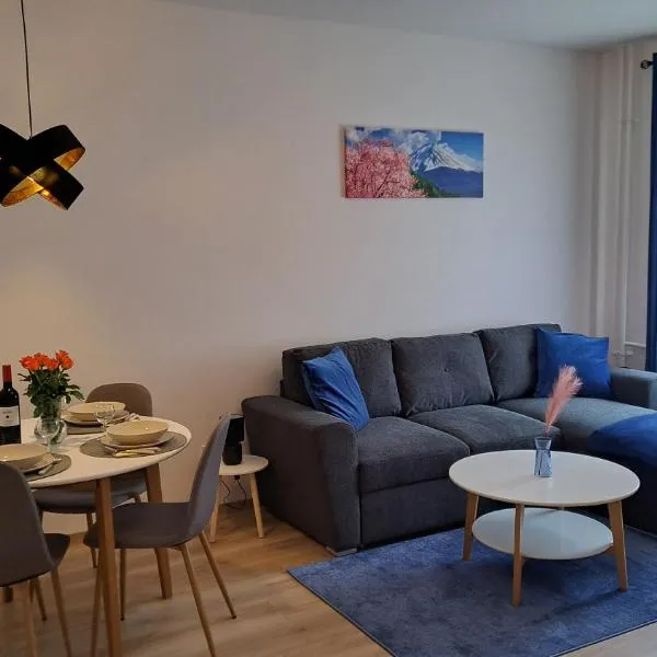 Erkel Apartman、ドゥナウーイヴァーロシュのホテル