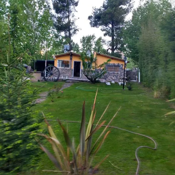 Anto'n casa de montaña, hotel en Potrerillos