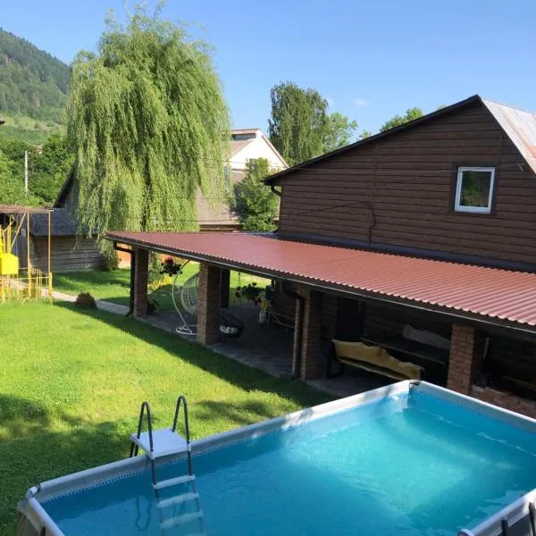 Будинок з лазнею, hotel v destinaci Mižhirja