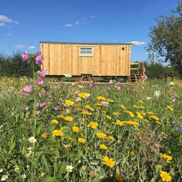 Shepherds Hut 6, hotel v destinaci Bedfield
