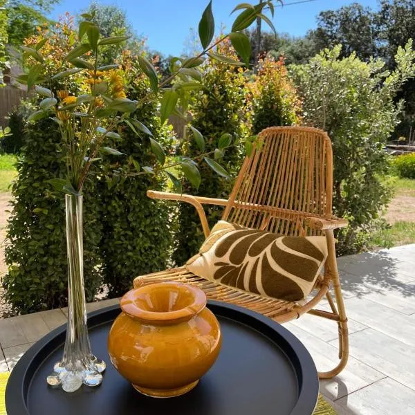 Rez-de-villa avec terrasse privative sur jardin, hotel u gradu Ajačo