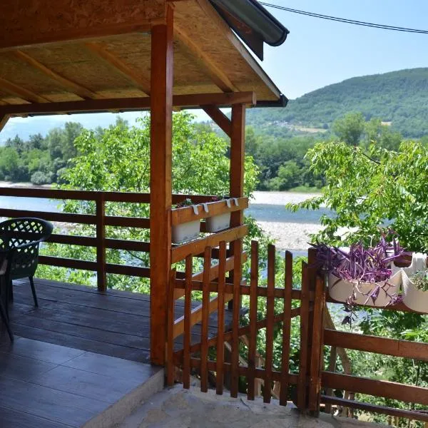 Negde na Drini 3, hotel u Bajinoj Bašti