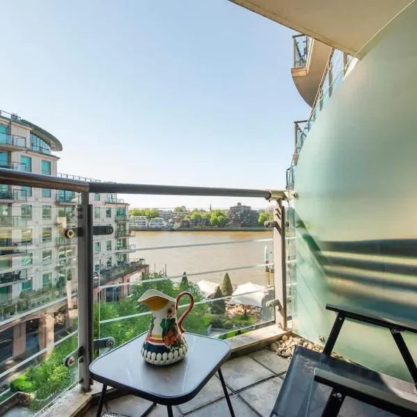 Charming 2 bed Thames view