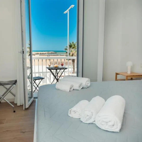 Domira - Casa Vacanze Fronte Mare, hotel u gradu Skoljiti