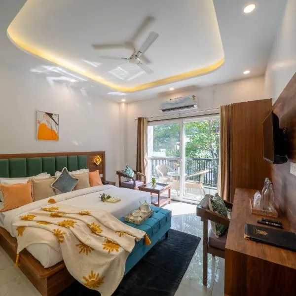 Perfectstayz Premium Mystic falls with Rooftop Pool & Cafe, hotell sihtkohas Narendranagar