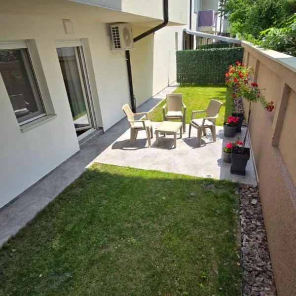 Stan na dan u centru Loznice !, hotel v destinaci Loznica