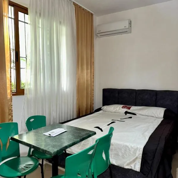 H&A Guest House, hotel v destinaci Golem