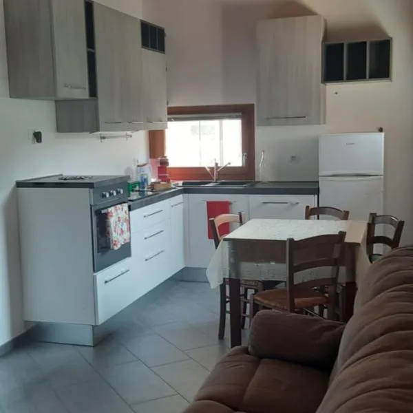 La Tór Appartamenti - Pramotton, hotel in Donnas