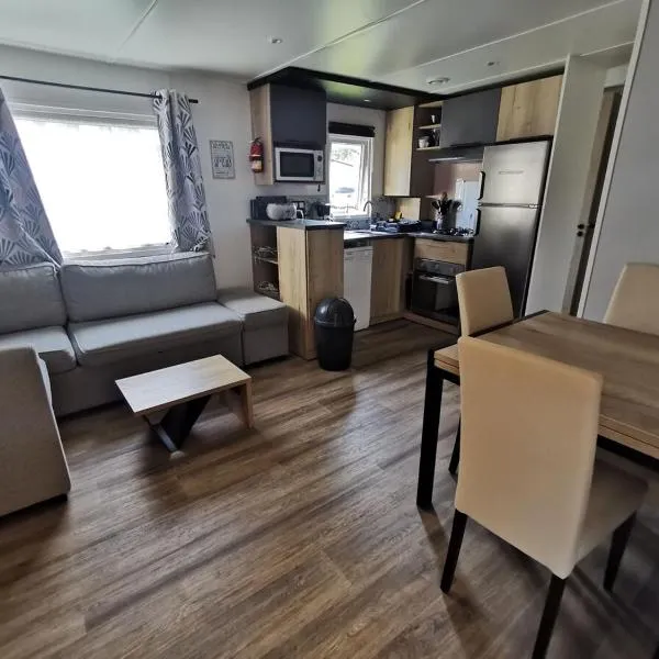 Mobil-home 8 places camping 4, hotel in Pont-Aven