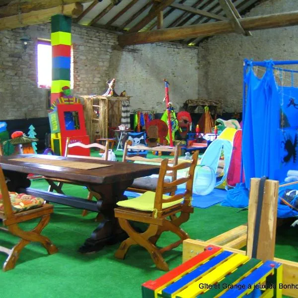 Gîte et Grange à Jeux du Bonhomme Bouton, hotel v destinaci Guinzeling
