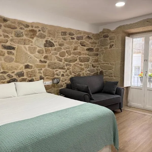 Padrón Plaza Lotf L3 by URent, hotel in Padrón