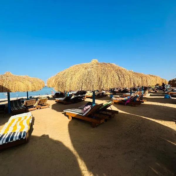 Unique Studio Free access beach, hotell i Hurghada
