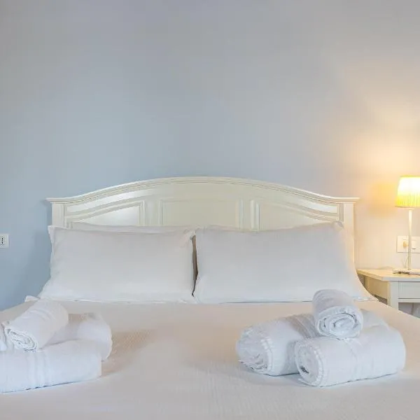 Calicantus Apartments ATENA, hotel en Como