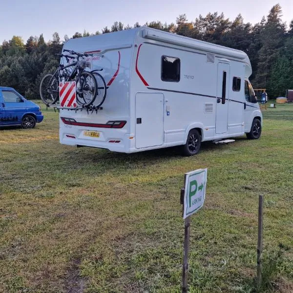 SPK kempings: Laugaļi şehrinde bir otel