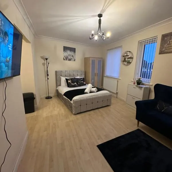 Double bed Studio Fast WiFi,Netflix, No deposit Required, ξενοδοχείο στο Μπέρμιγχαμ