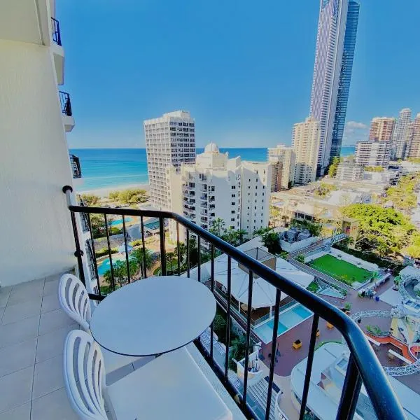 Sea View Hotel Room Heart of Surfers Paradise, hotel in Gold Coast