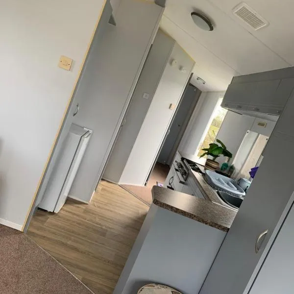 Seawick holiday park caravan, hotel v destinaci Saint Osyth