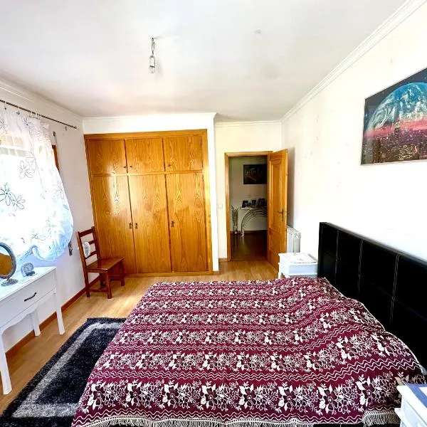 Quarto privado Eixo Atlântico, hotelli kohteessa Bragança