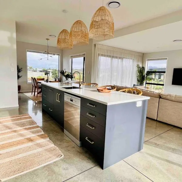 Sandy Palms - Home Away From Home, hotel v destinaci Waihi Beach