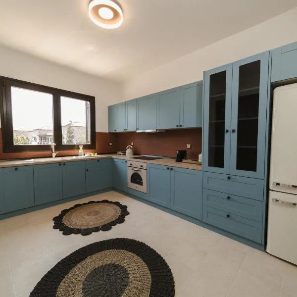 Pura Vida Beach House, hotel in Kiotari