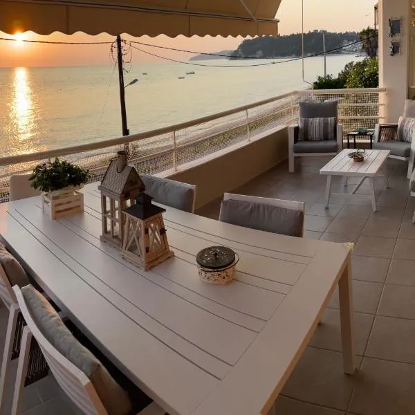 HOUSE IN FRONT OF THE SEa!, Hotel in Siviri