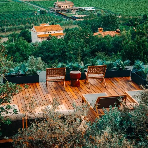 Private Olive Glamping with Tiny House and Two Tents, hótel í Sečovlje