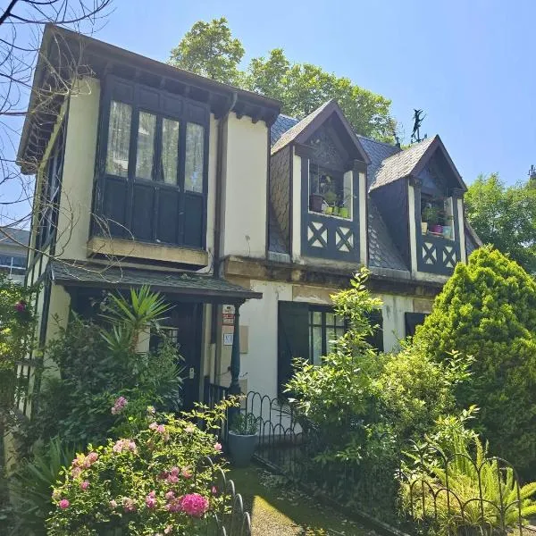 La Casa de la Brujita with AC License ESS02999, hotel v destinaci San Sebastián